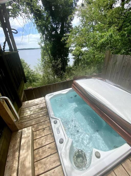 2 Bedroom Newly Renovated Waterfront Home; 10 Min From Mgm & The Gaylord Fort Washington Bagian luar foto